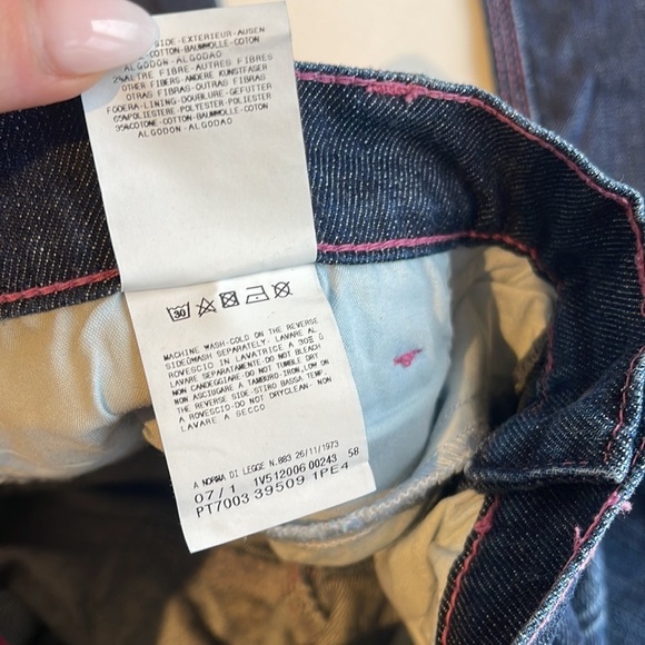 VINTAGE WOMEN'S VERSACE SPORT JEANS - Picture 6 of 6